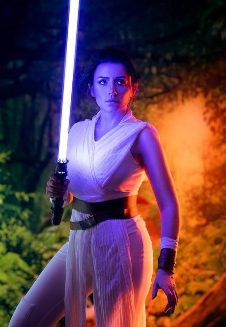 EzySummers Cosplay