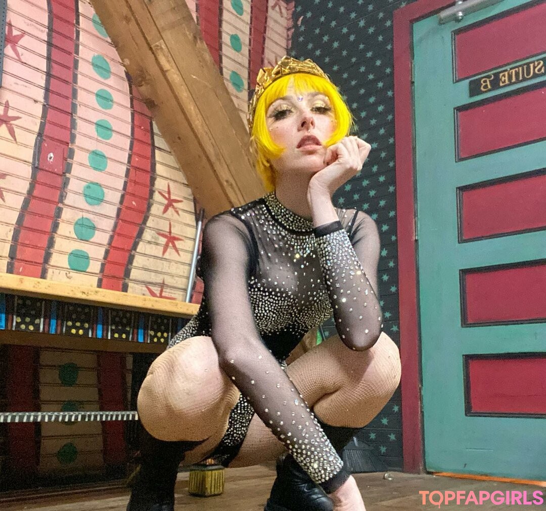 Photo nue de fuite OnlyFans de Tessa Violet #24 Photo nue de fuite OnlyFans de Tessa Violet #24