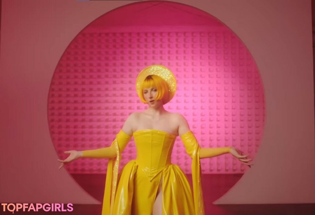 Photo nue de fuite OnlyFans de Tessa Violet #41 Photo nue de fuite OnlyFans de Tessa Violet #41