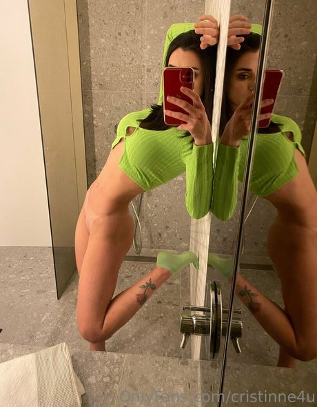 Photo nue de fuite OnlyFans de Cristinne4u