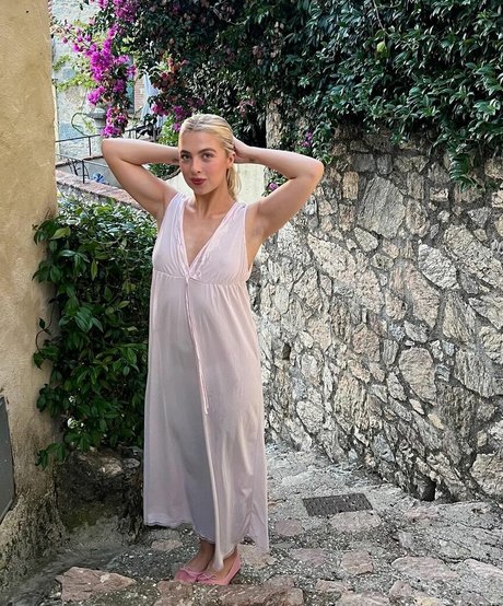 Anais Gallagher