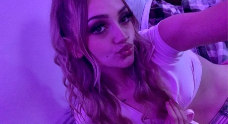 Photo nue de fuite OnlyFans de Raine 