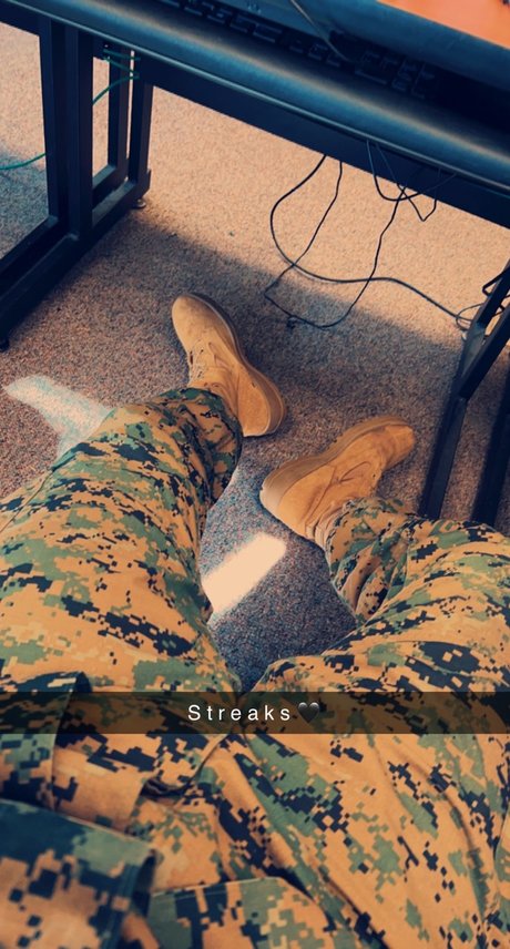 Photo nue de fuite OnlyFans de Yourmilitaryman