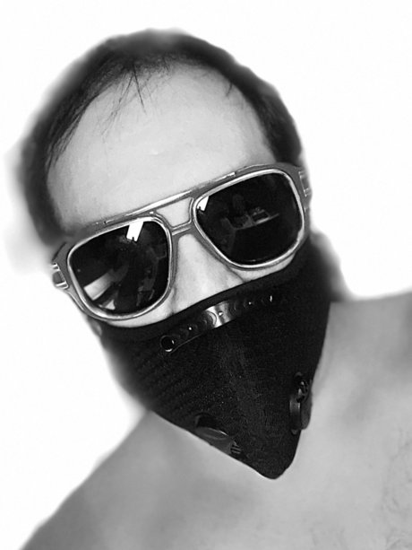 Photo nue de fuite OnlyFans de Masked Mountain Man