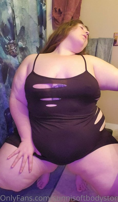 Photo nue de fuite OnlyFans de Sunnisoftbodystoner