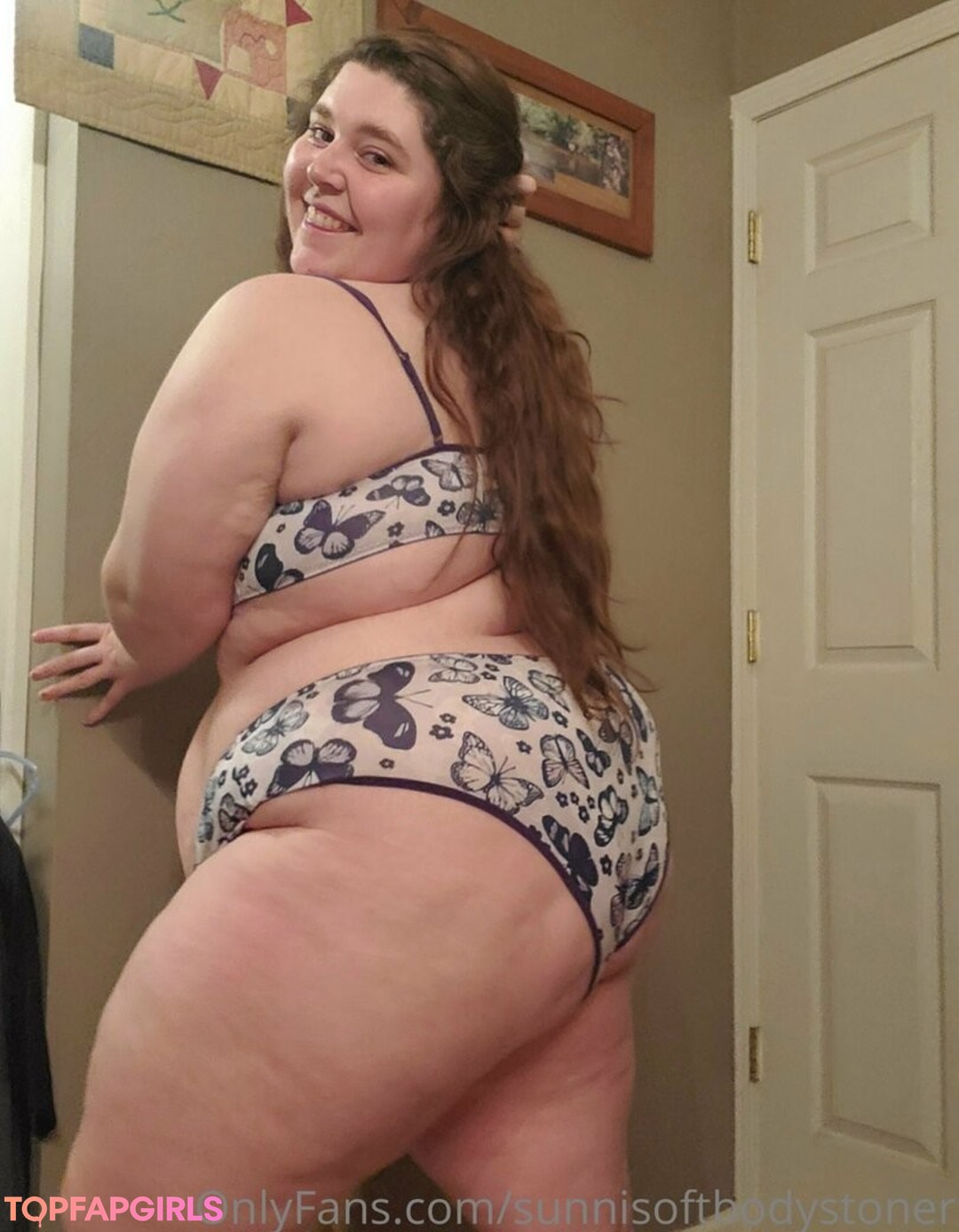 Photo nue de fuite OnlyFans de Sunnisoftbodystoner #39 Photo nue de fuite OnlyFans de Sunnisoftbodystoner #39