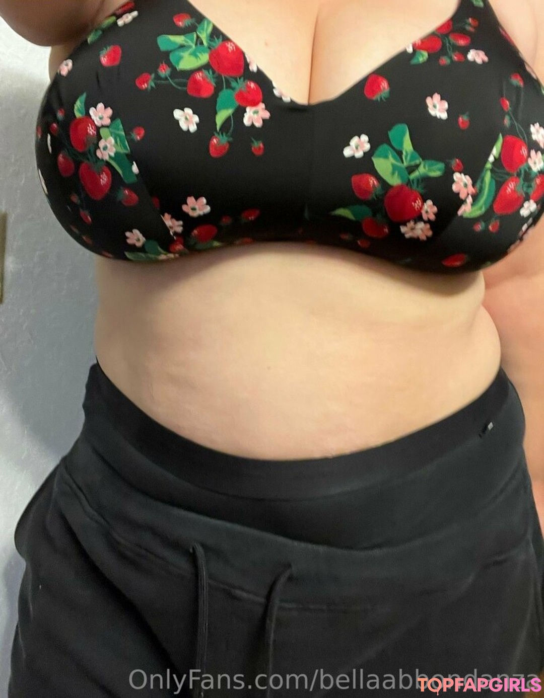 Photo nue de fuite OnlyFans de Bellaabbondanza #181 Photo nue de fuite OnlyFans de Bellaabbondanza #181