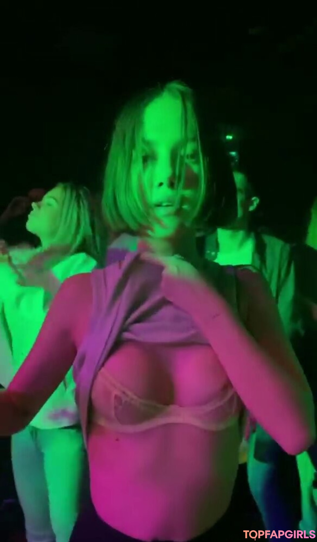 Photo nue de fuite OnlyFans de Saoirse Alicia Behzadi #49 Photo nue de fuite OnlyFans de Saoirse Alicia Behzadi #49