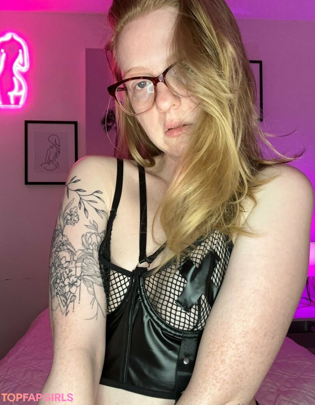 Photo nue de fuite OnlyFans de Roxyredheadxoxo #14 Photo nue de fuite OnlyFans de Roxyredheadxoxo #14