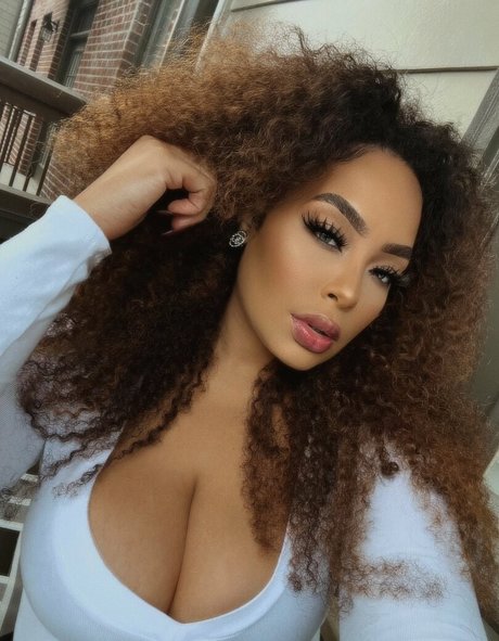 Photo nue de fuite OnlyFans de Sirensaysseduce