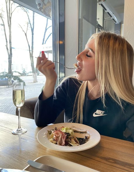 Molly_bell