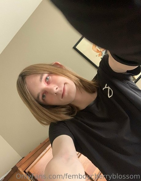 Femboycherryblossom