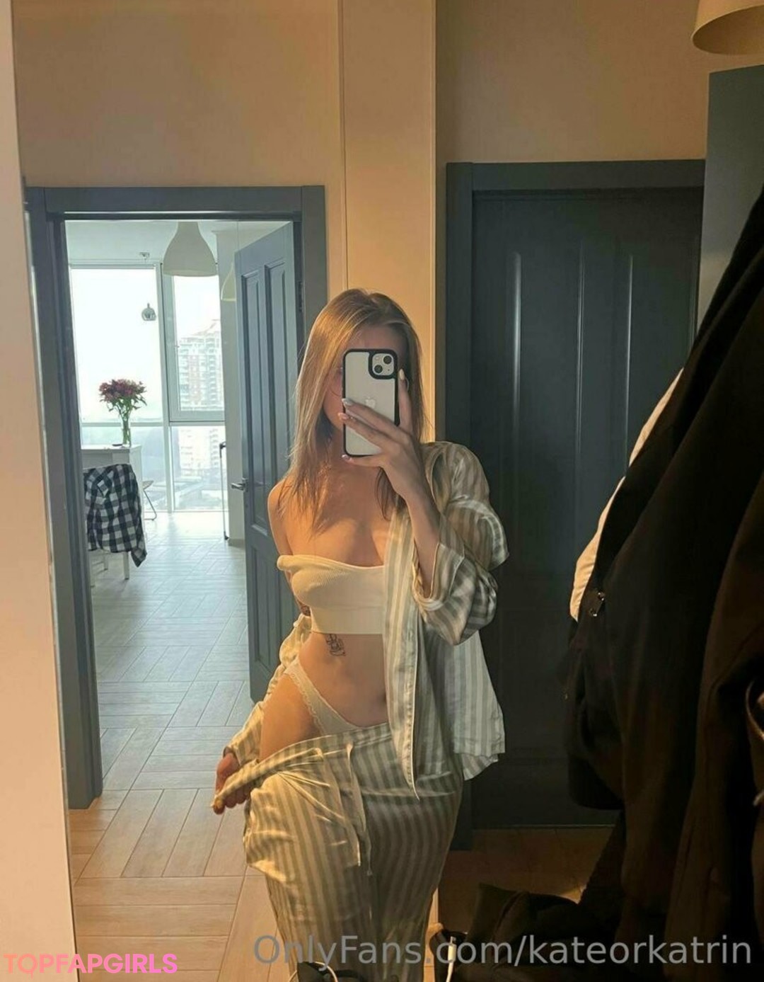Photo nue de fuite OnlyFans de Kateorkatrin #213 Photo nue de fuite OnlyFans de Kateorkatrin #213