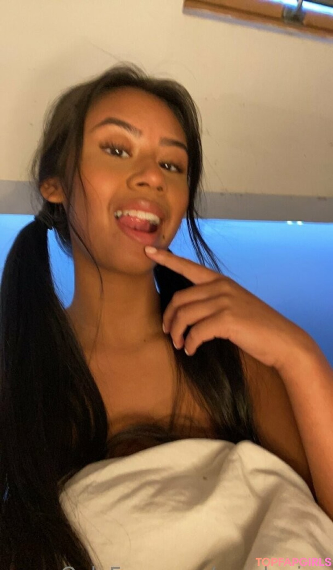 Photo nue de fuite OnlyFans de Yourkarina #81 Photo nue de fuite OnlyFans de Yourkarina #81