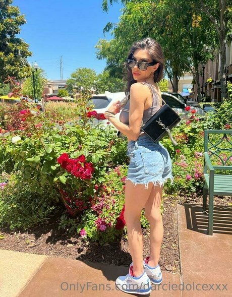 Darciedolcexxx