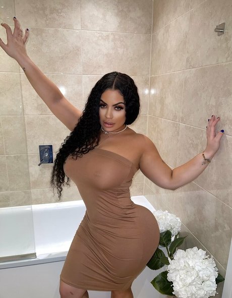 Photo nue de fuite OnlyFans de Lissaaires
