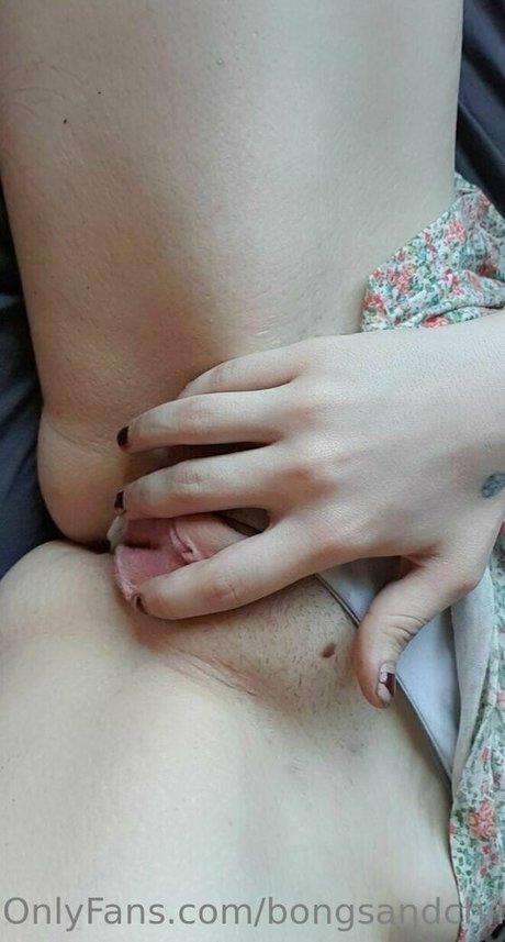 Photo nue de fuite OnlyFans de Bongsandchillx