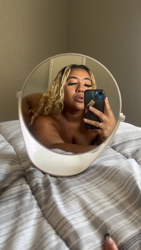 Mia Nikole