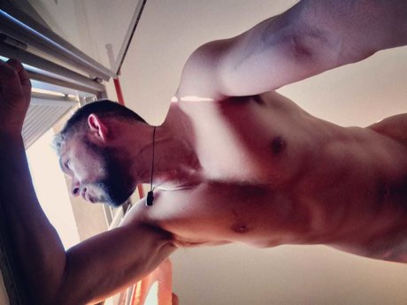 Photo nue de fuite OnlyFans de Jhon Salamandro