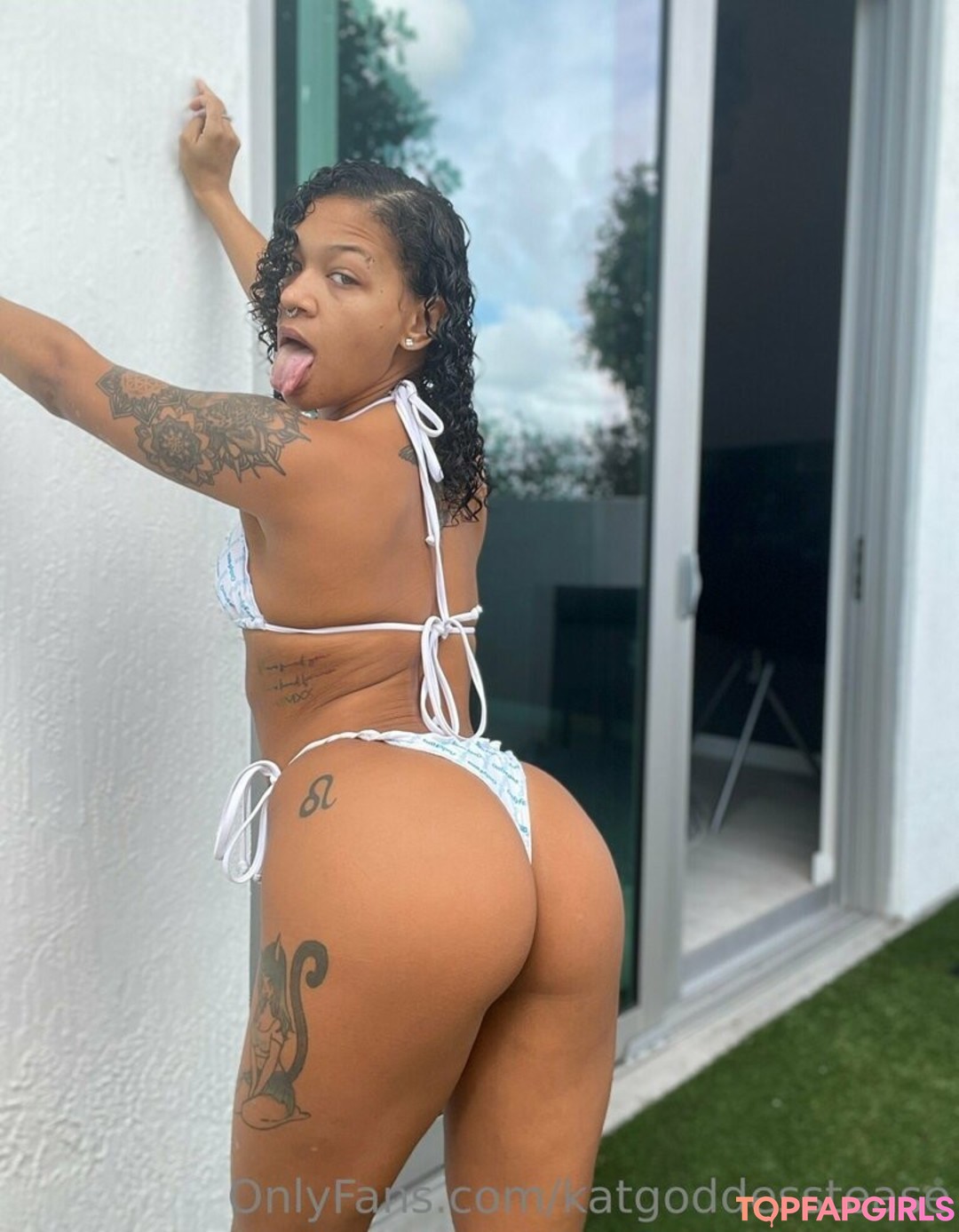 Photo nue de fuite OnlyFans de Katgoddesstease #401 Photo nue de fuite OnlyFans de Katgoddesstease #401