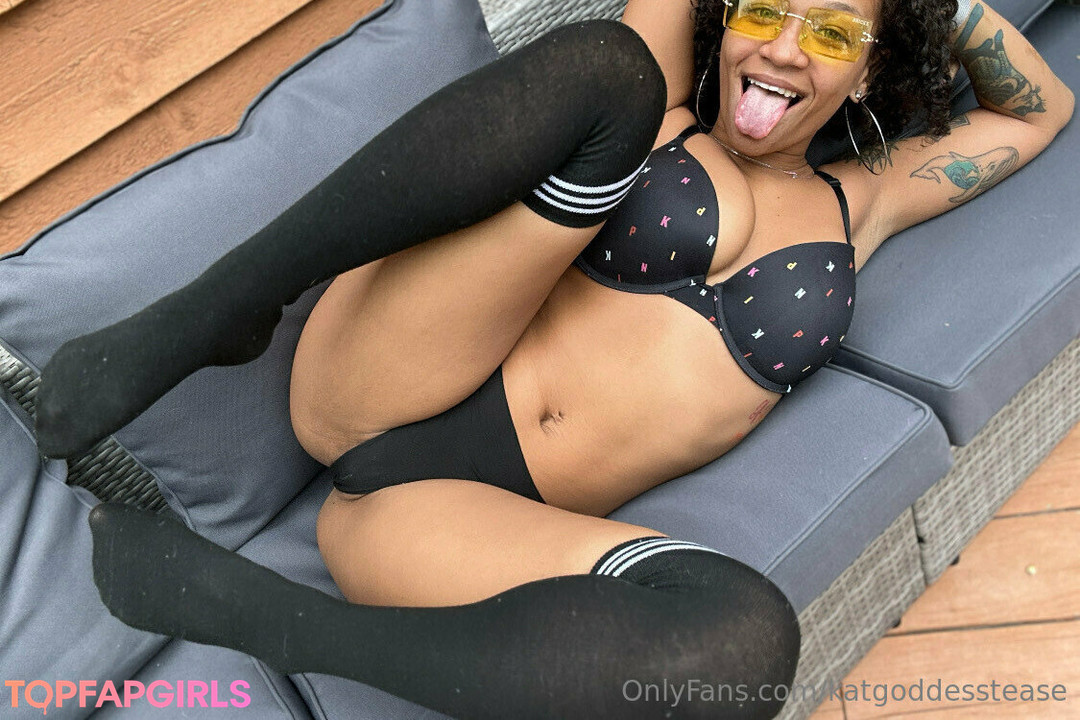 Photo nue de fuite OnlyFans de Katgoddesstease #696 Photo nue de fuite OnlyFans de Katgoddesstease #696