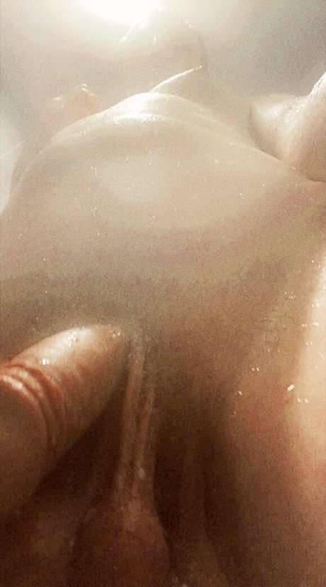 Photo nue de fuite OnlyFans de Skylarkayerose