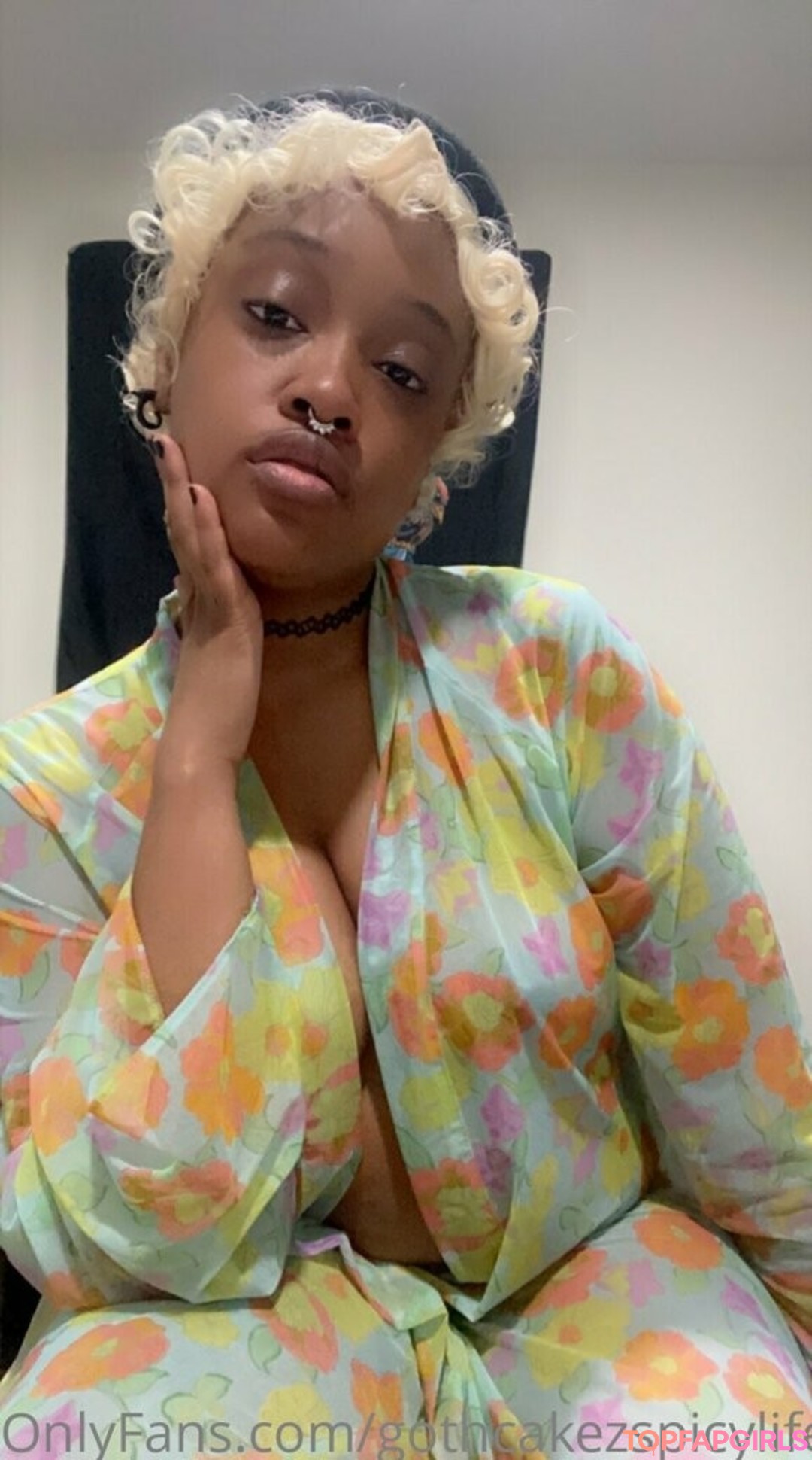 Photo nue de fuite OnlyFans de Gothcakezspicylife #14 Photo nue de fuite OnlyFans de Gothcakezspicylife #14