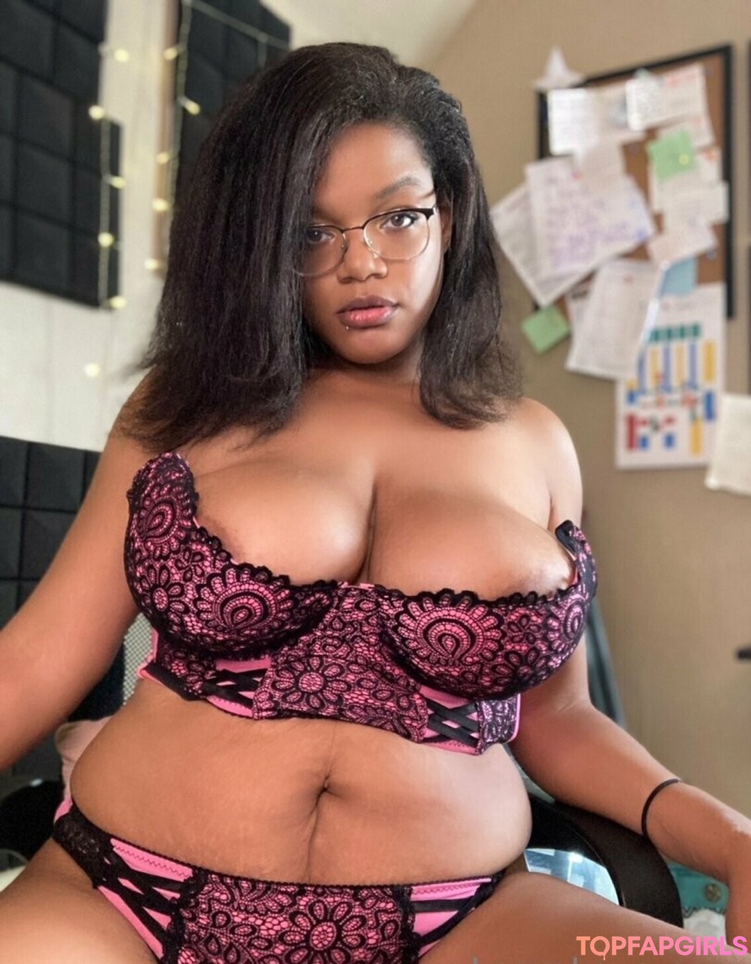 Photo nue de fuite OnlyFans de Freelearalove #76 Photo nue de fuite OnlyFans de Freelearalove #76