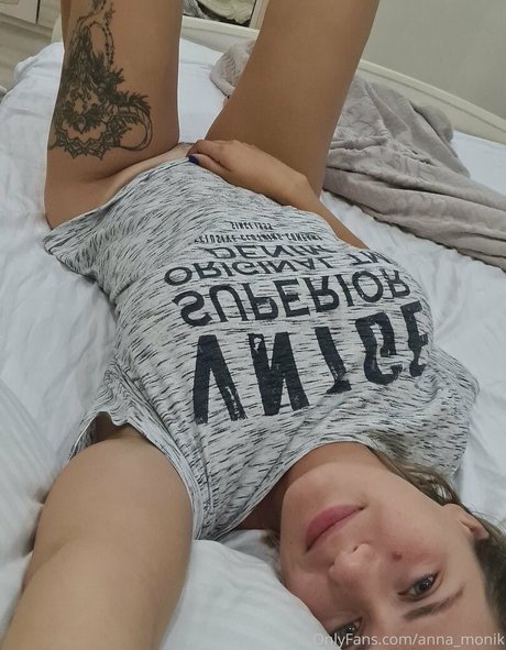 Anna_monik