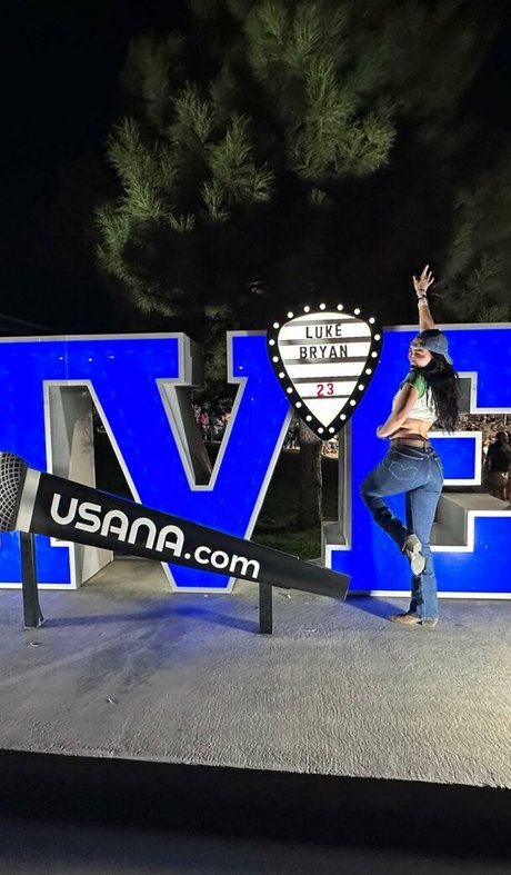 Indiana Massara Photo nue de fuite OnlyFans de Indiana Massara #181