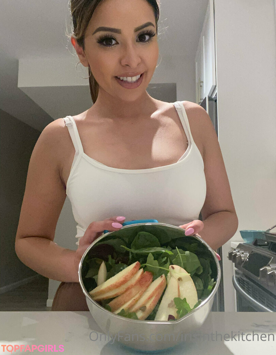 Photo nue de fuite OnlyFans de Irisinthekitchen #83 Photo nue de fuite OnlyFans de Irisinthekitchen #83