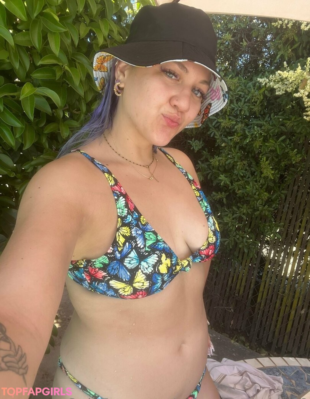 Photo nue de fuite OnlyFans de Goddessalyssa #8 Photo nue de fuite OnlyFans de Goddessalyssa #8