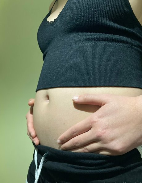 Photo nue de fuite OnlyFans de Asianbellygirl