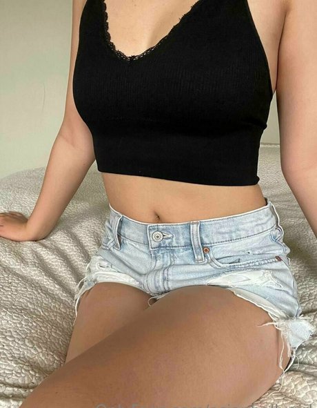 Asianbellygirl