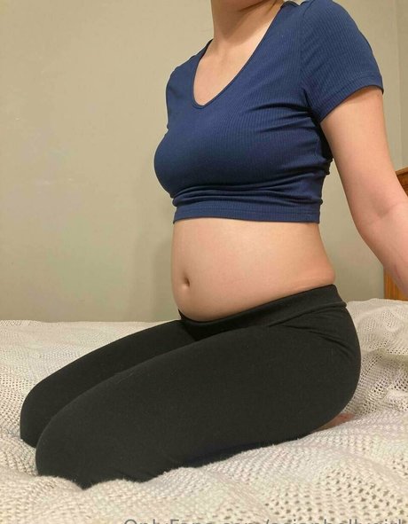 Asianbellygirl