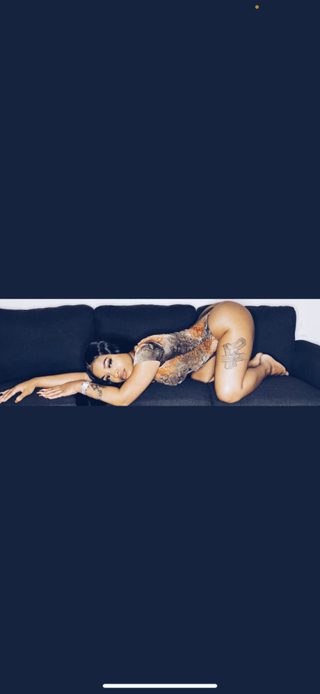 Photo nue de fuite OnlyFans de Back End Re