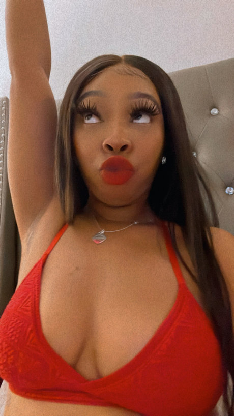 Photo nue de fuite OnlyFans de Big Booty B 