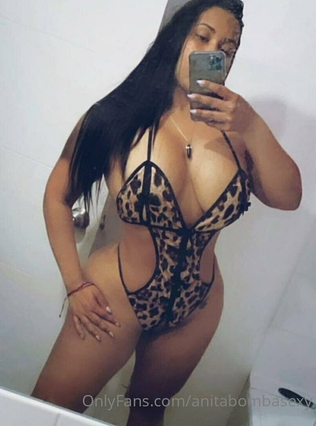 Photo nue de fuite OnlyFans de Anitabombasexy