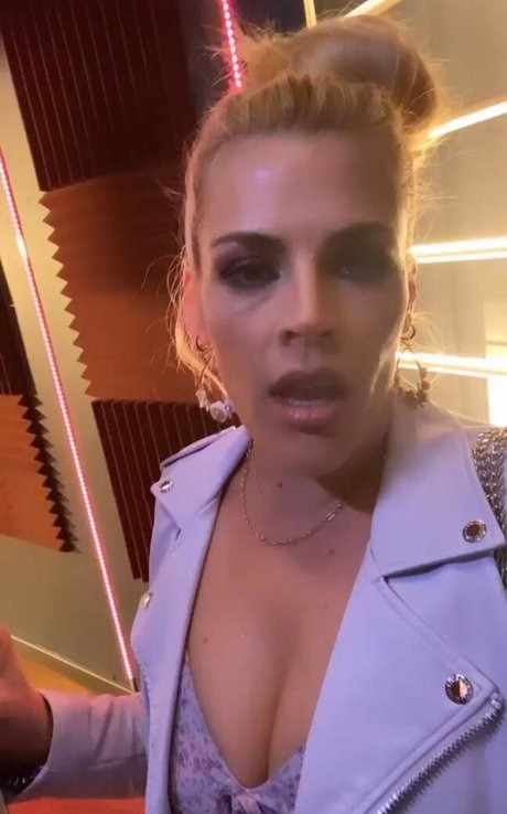 Photo nue de fuite OnlyFans de Busy Phillips