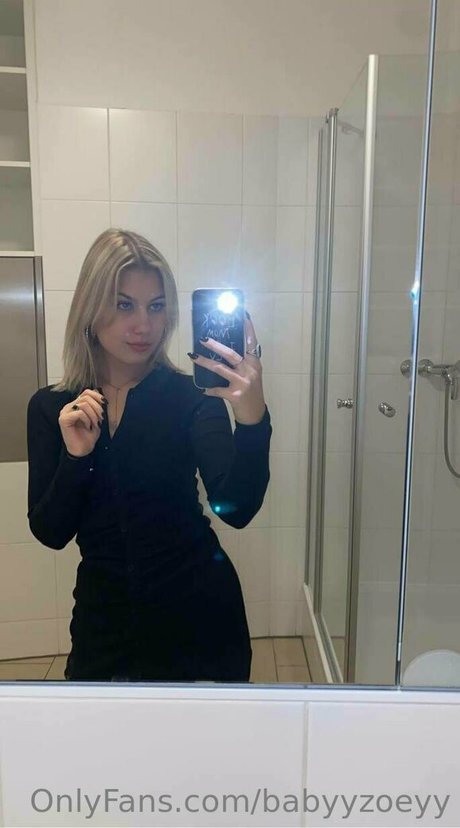 Photo nue de fuite OnlyFans de Babyyzoeyy