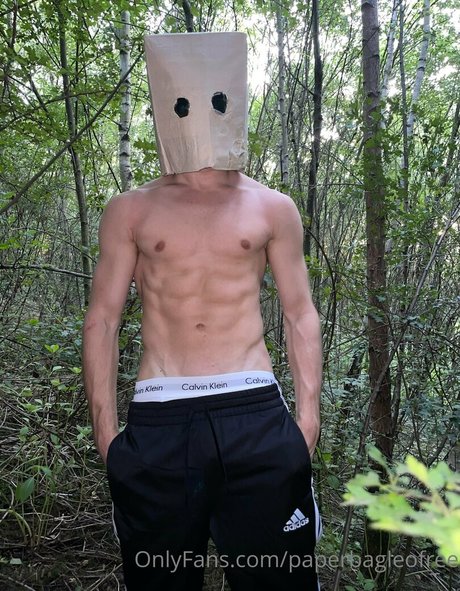 Photo nue de fuite OnlyFans de Paperbagfree