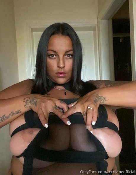Terrijaneofficial