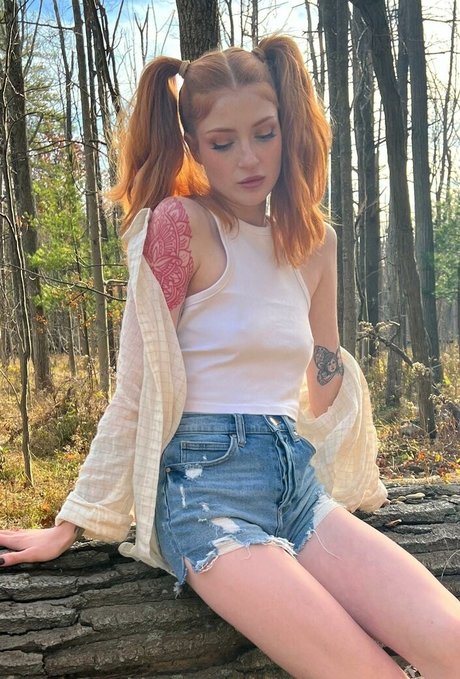 Photo nue de fuite OnlyFans de Katierosecoloredglasses
