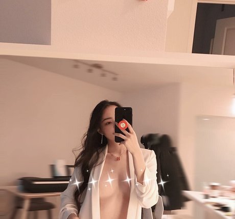 Photo nue de fuite OnlyFans de Helenhmy