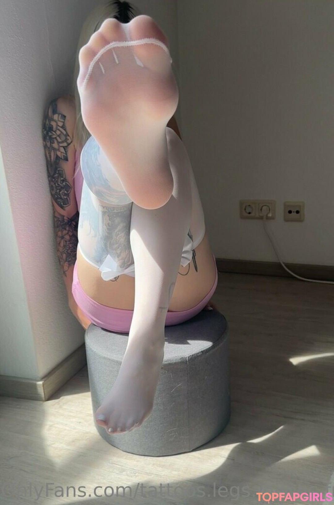 Photo nue de fuite OnlyFans de Tattooslegsnylonsfree #18 Photo nue de fuite OnlyFans de Tattooslegsnylonsfree #18