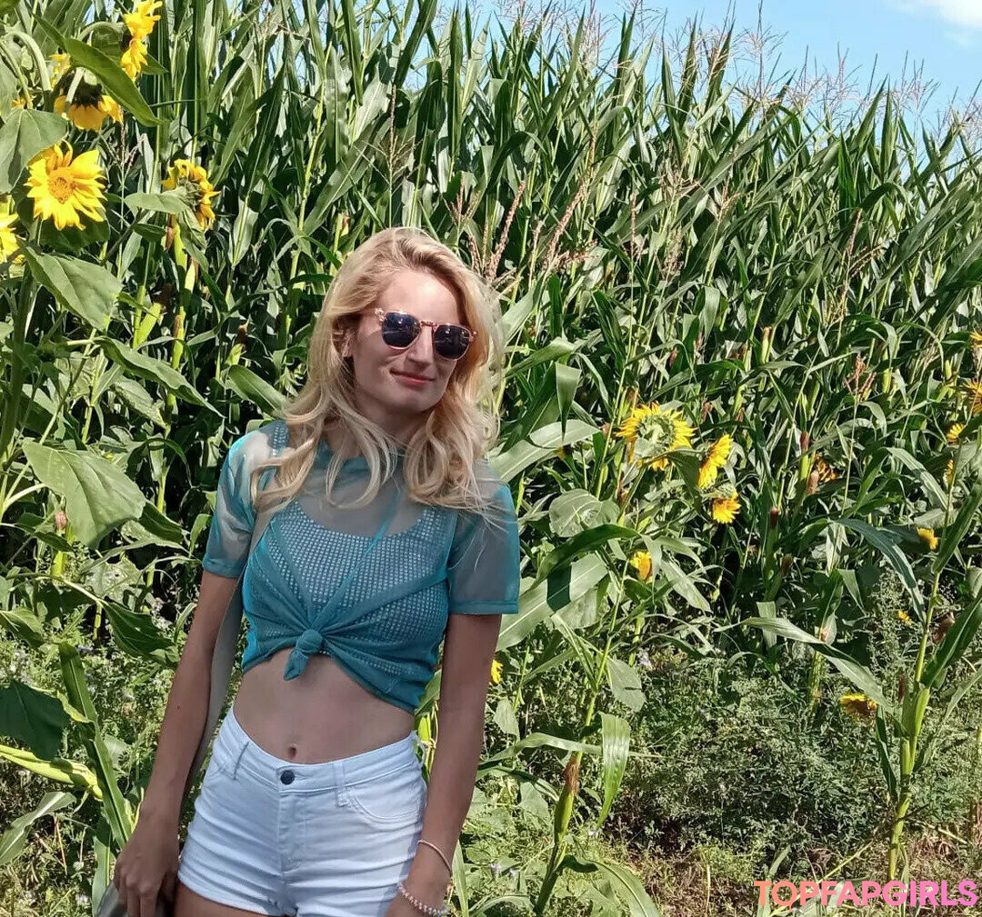 Photo nue de fuite OnlyFans de Sailerwolfgirl #85 Photo nue de fuite OnlyFans de Sailerwolfgirl #85