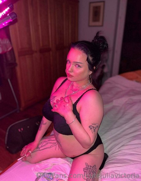 Cutejuliavictoria