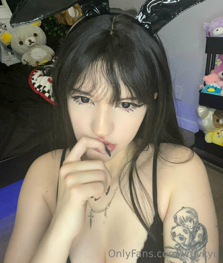 Photo nue de fuite OnlyFans de Wuvkyu