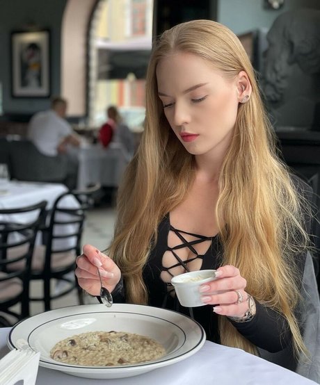 Oksana Neveselaya
