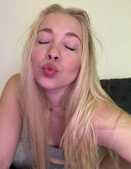 Alora_free